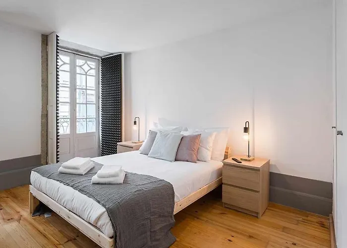 Panorama Clerigos דירה